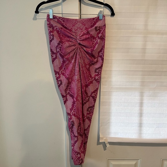 Lici Fit PINK BOA SCRUNCH LEGGING - Picture 5 of 6